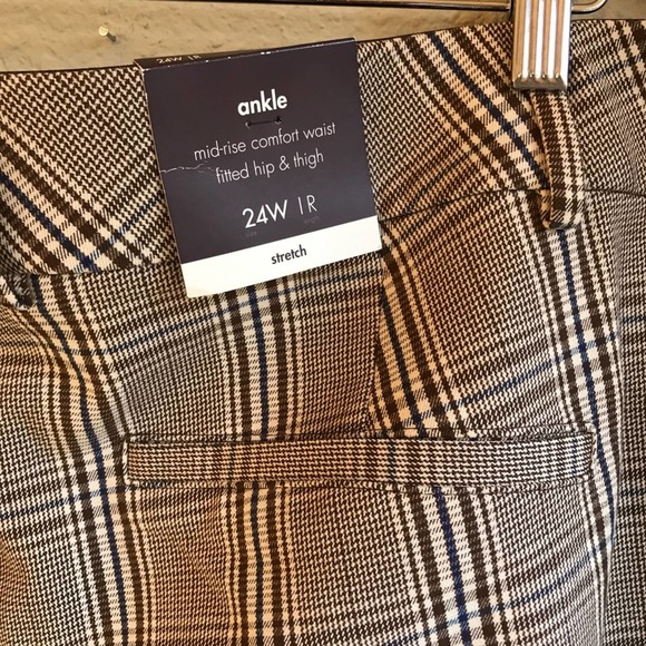 Ava & Viv Brown Plaid Mid-Rise Stretch Ankle Pants NWT 24W - Picture 6 of 8